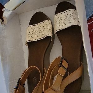 Cato strapped wedges size 11